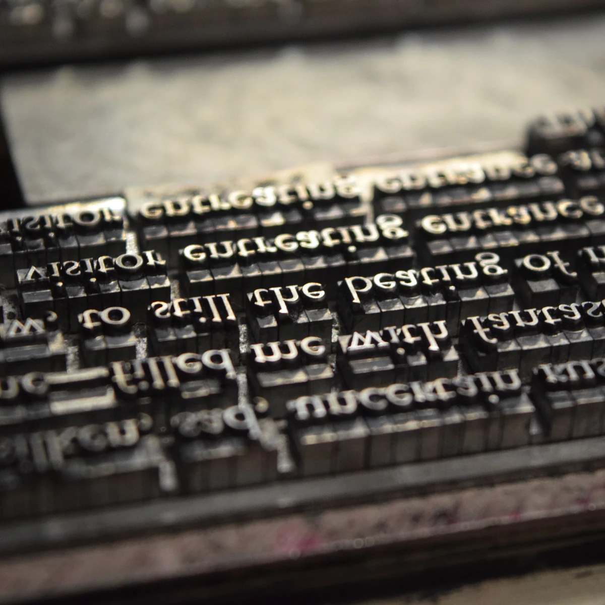 Handset Stempel Garamond for The Raven, close up, the lines reading in reverse